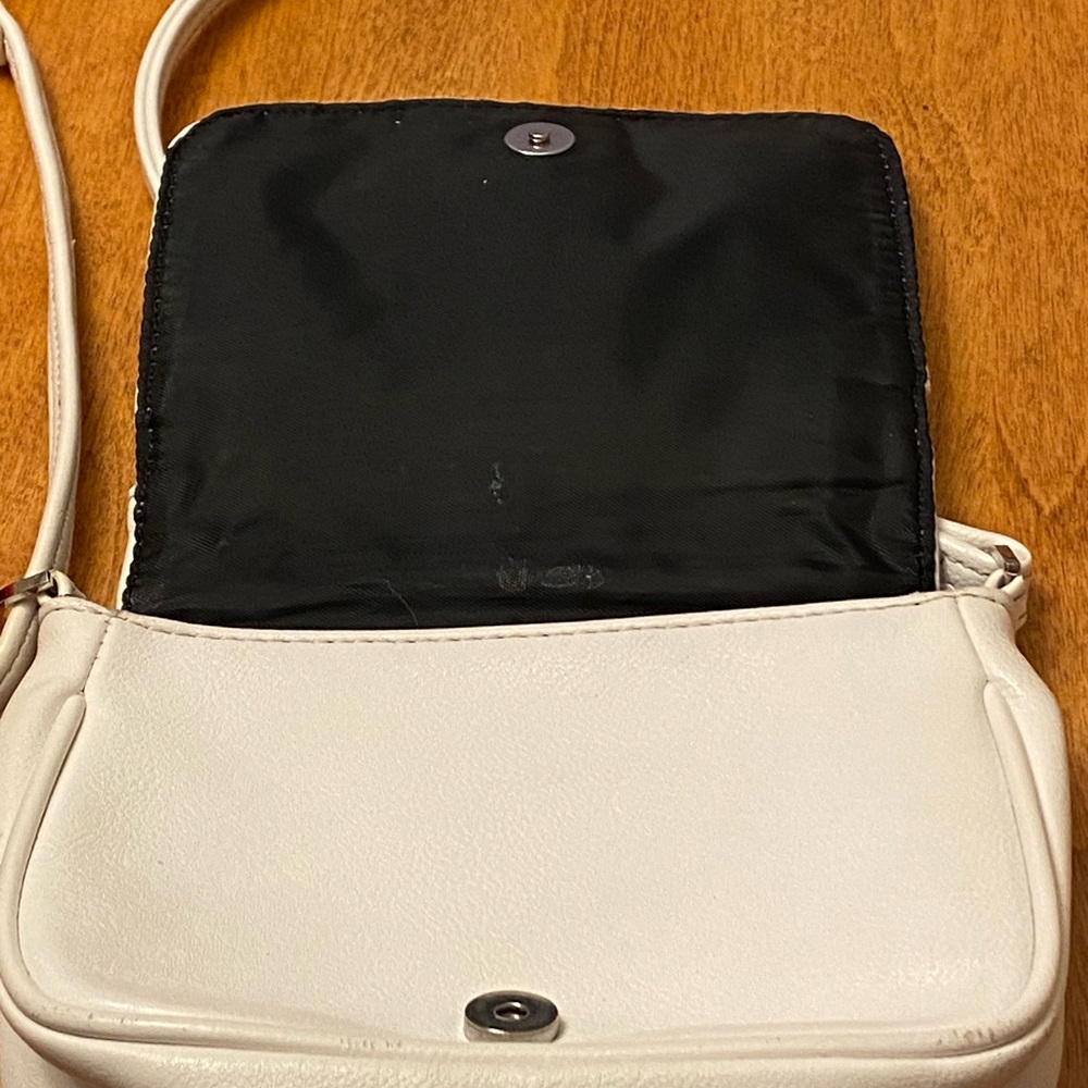 Kenneth Cole Reaction White Crossbody Mini Bag - Picture 7 of 10